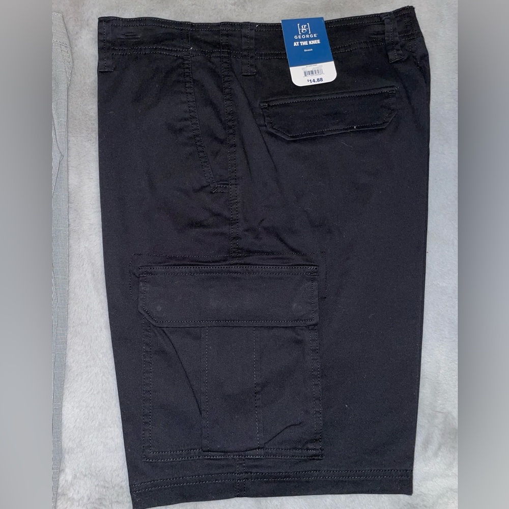 ☀️NWT Men's Gray and Black Shorts - Picture 3 of 9